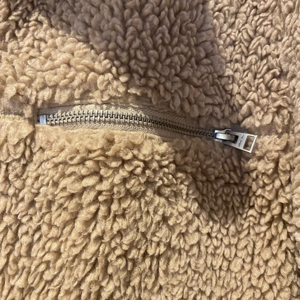 Aritzia Teddy Jacket (Sherpa jacket) - Picture 6 of 12